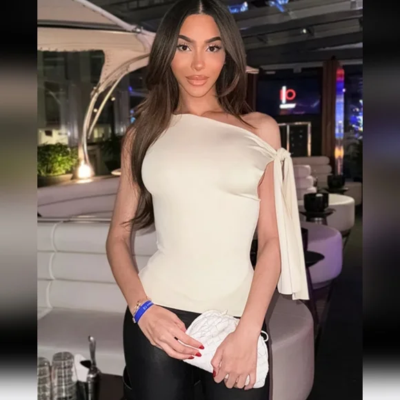 Asymmetrical Top NWOT - Picture 2 of 9